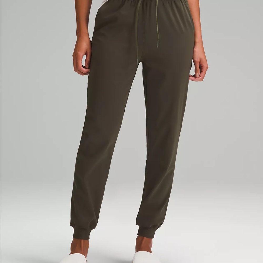 Lululemon Stretch High-Rise Jogger Full Length Size 4 Dark Olive